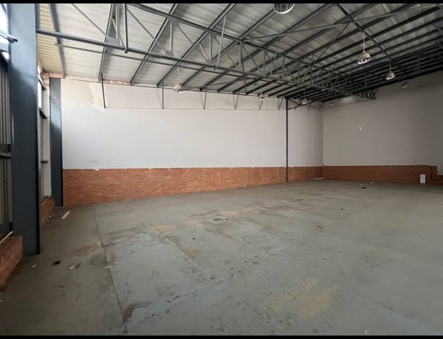 677M² WAREHOUSE TO LET IN COSMO BUSINESS PARK